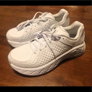 Hoka Gaviota tennis shoes